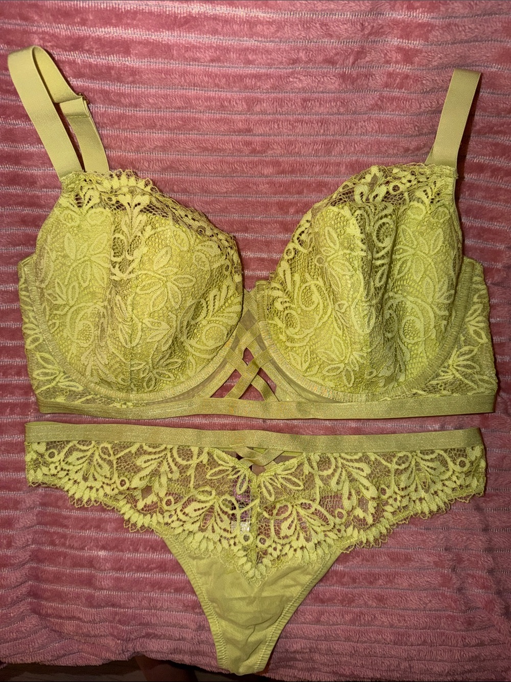 Adore Me Floral Lace Underwire Bra & Bikini Set - Lemon Yellow